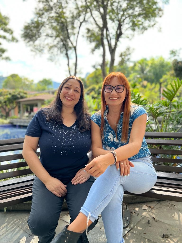 Nancy Acelas y María Isabel Mejía, docentes investigadoras de las facultades de Ciencias Básicas e Ingenierías de la Universidad de Medellín.